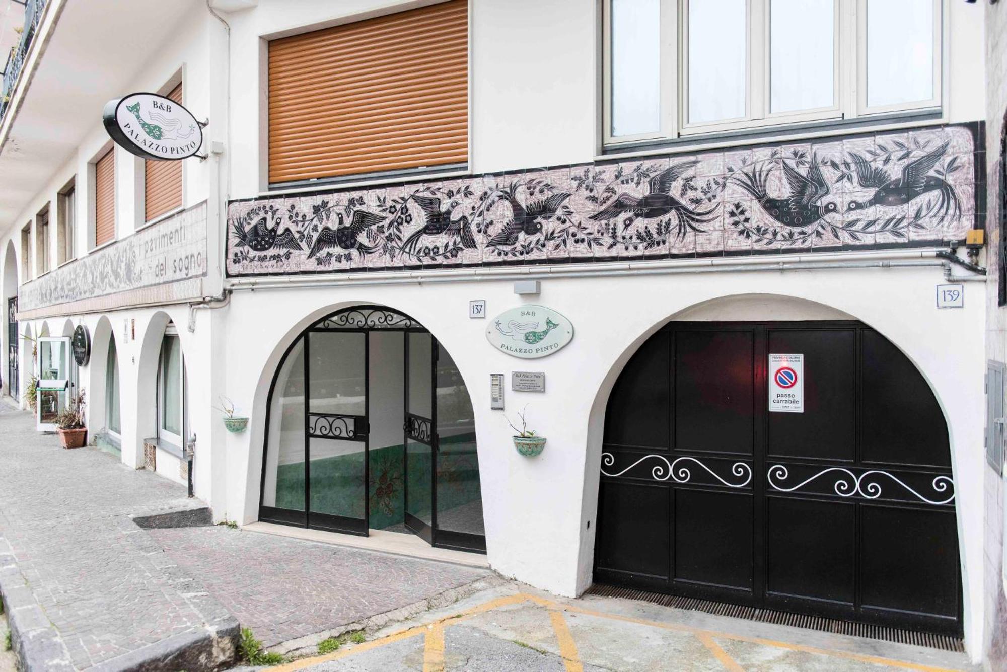 B&B Palazzo Pinto 2 В'єтрі Екстер'єр фото
