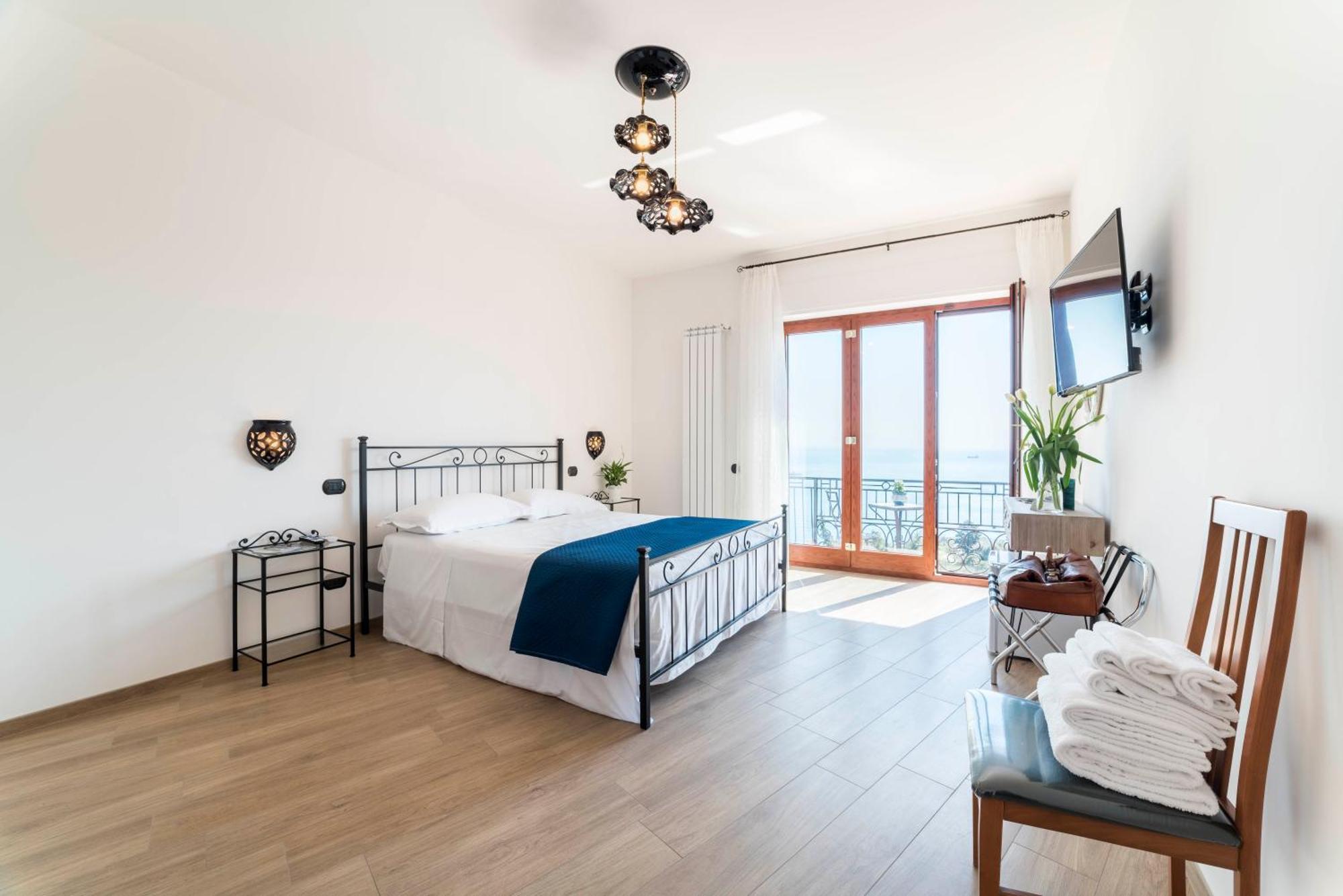 B&B Palazzo Pinto 2 В'єтрі Екстер'єр фото